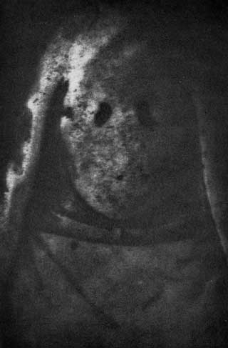 bild av nunna i stengolv